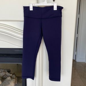 Lululemon cropped leggings in blue